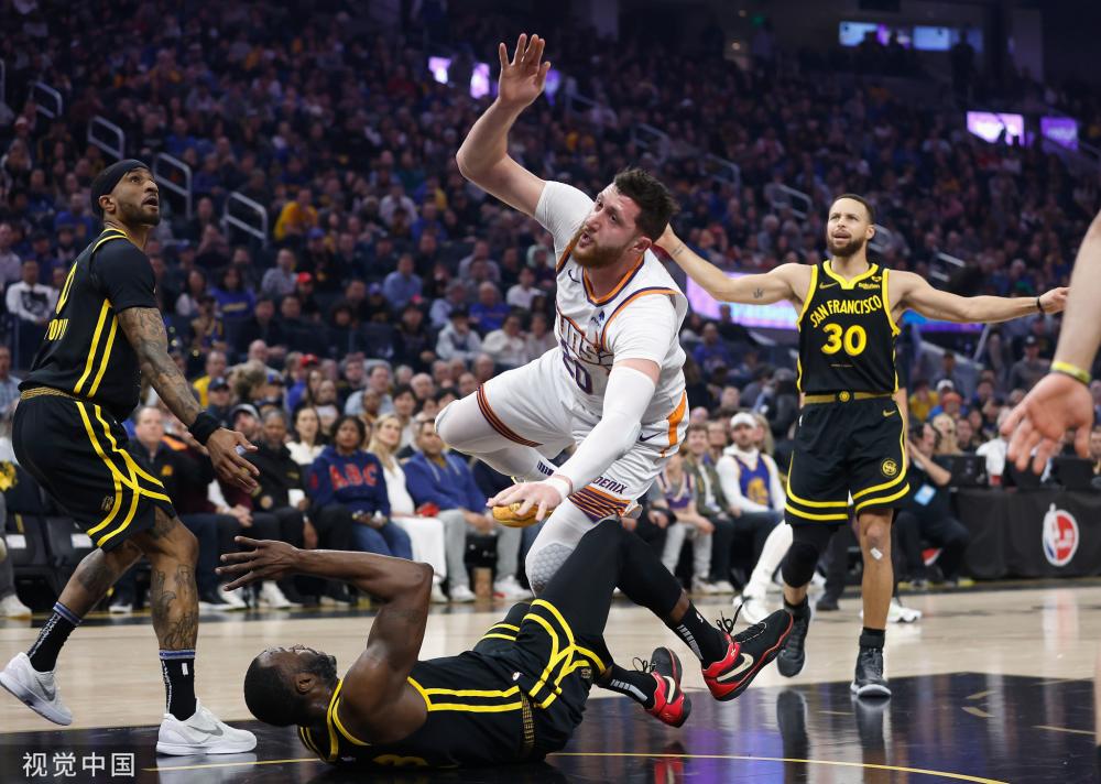 中的表现充 中的表现充